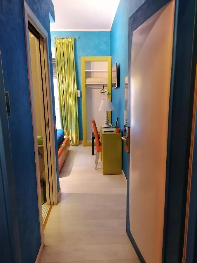 Hotel Luxury Nomentano Roma 0*,  Italia